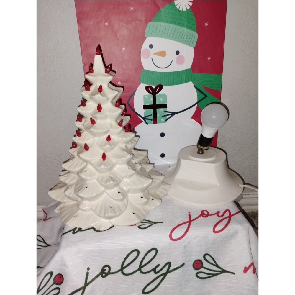 Vintage Handmade Arnels Mold White 14"‎ Ceramic Christmas Tree w/ Working Base